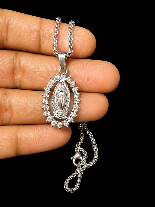 Cadena con charms de virgen size 18
